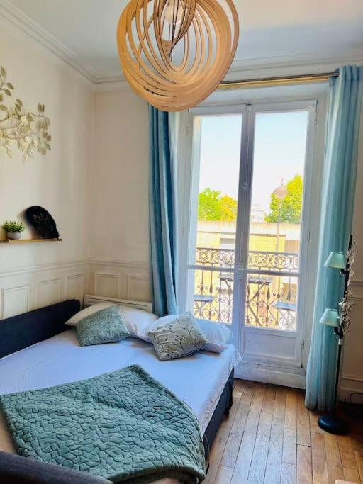 Beautiful Apartment With Balcony ปารีส ภายนอก รูปภาพ